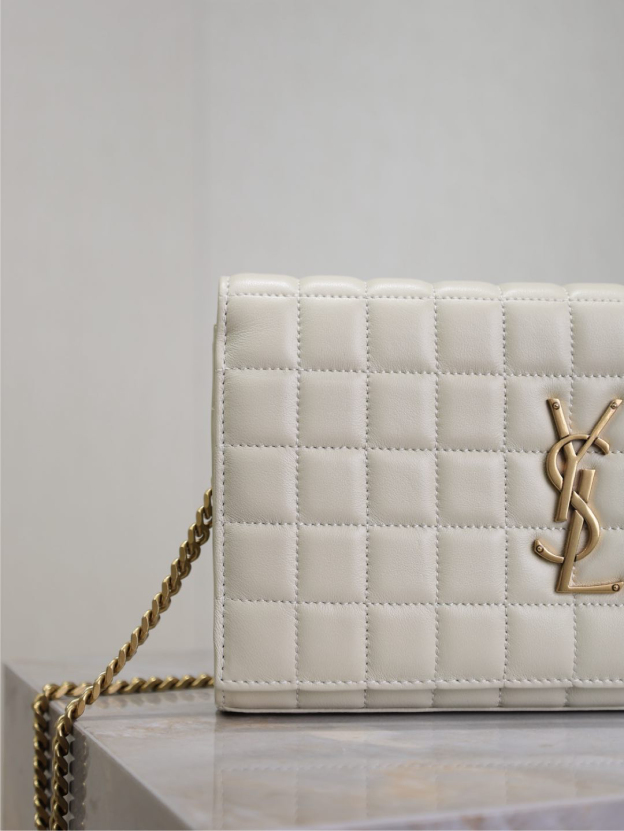 2026サンローラン「SAINT LAURENT CASSANDRE チェーンウォレット（WOC）