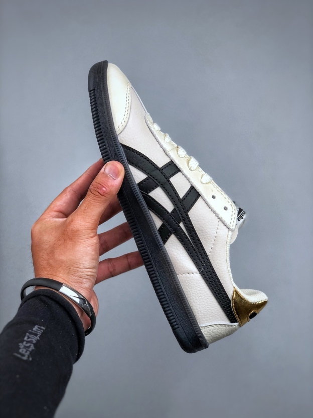 オニツカタイガー「Onitsuka Tiger」MEXICO 66 スリッポン スニーカー