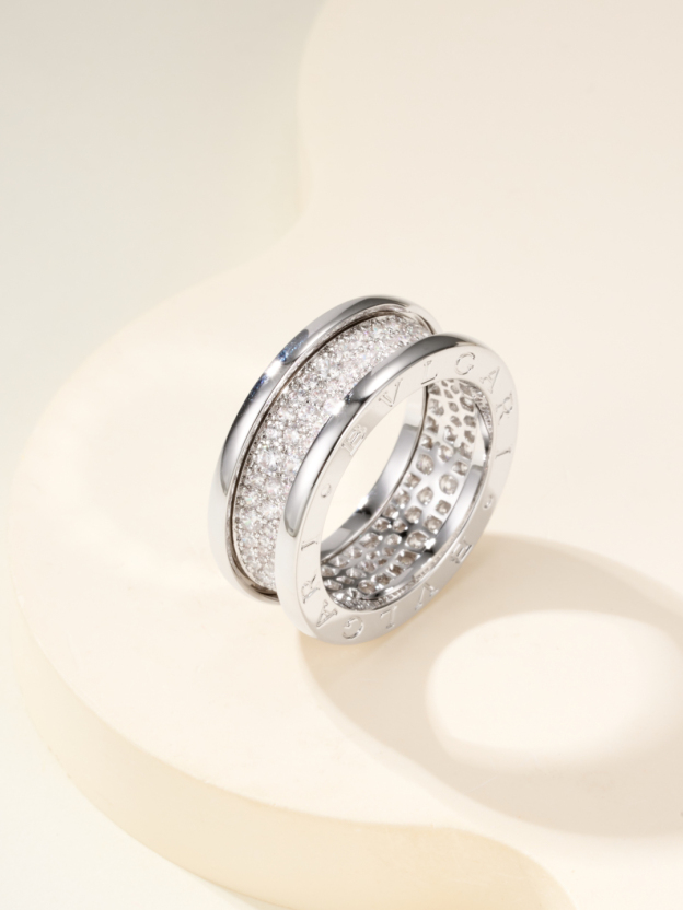 ブルガリ「Bvlgari」エレガントなリングコレクション