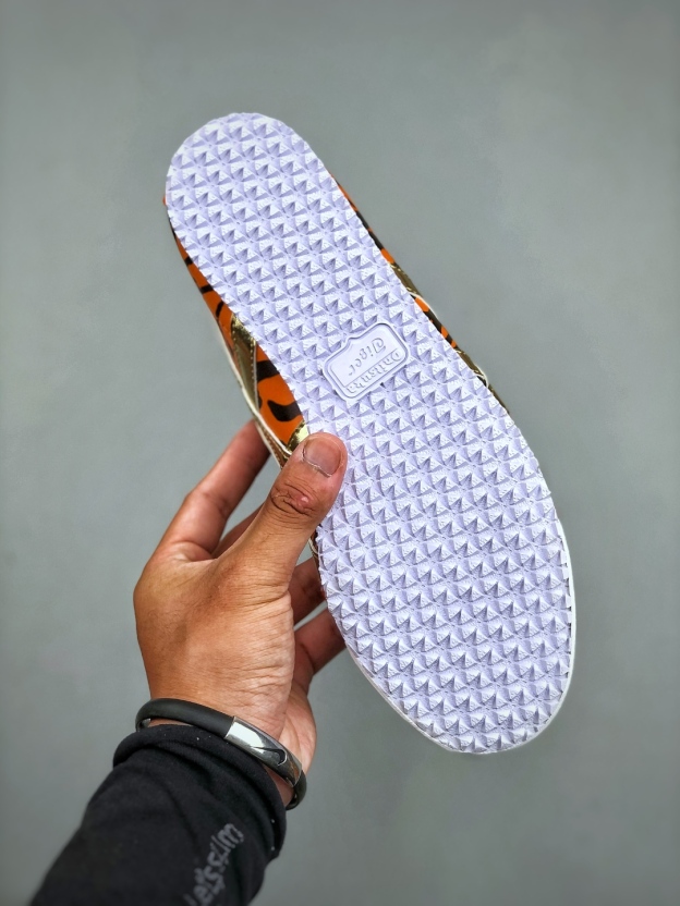 オニツカタイガー「Onitsuka Tiger」MEXICO 66 スリッポン スニーカー