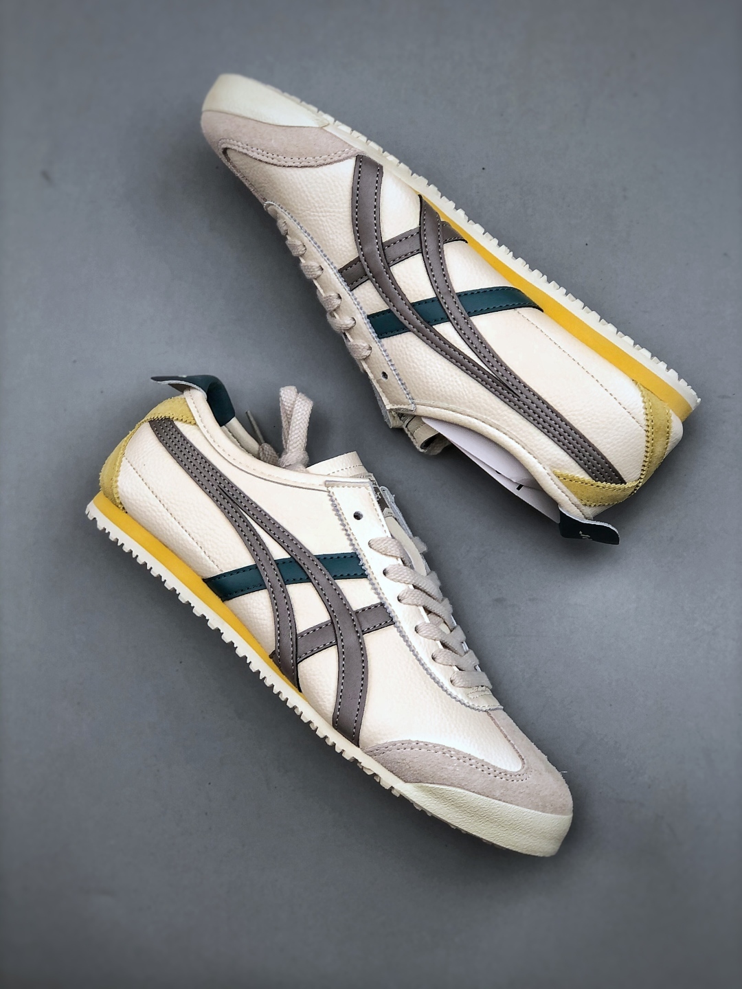 オニツカタイガー「Onitsuka Tiger」MEXICO 66 スリッポン スニーカー