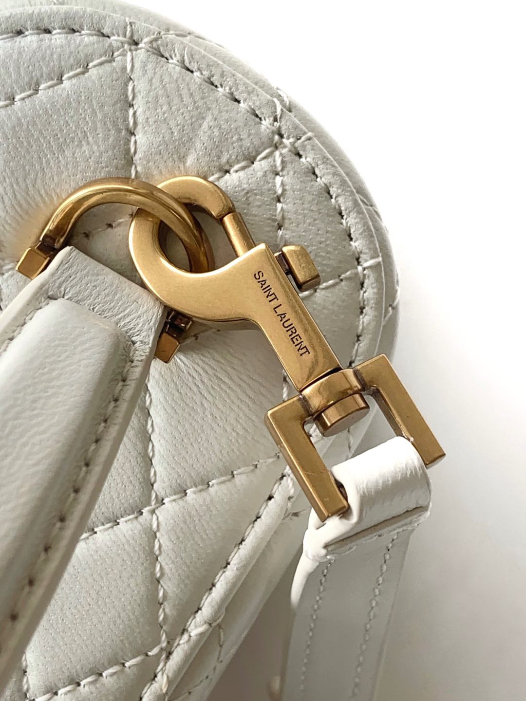 サンローラン「Saint Laurent」ギャビー ヴァニティバッグ（ラムスキン）