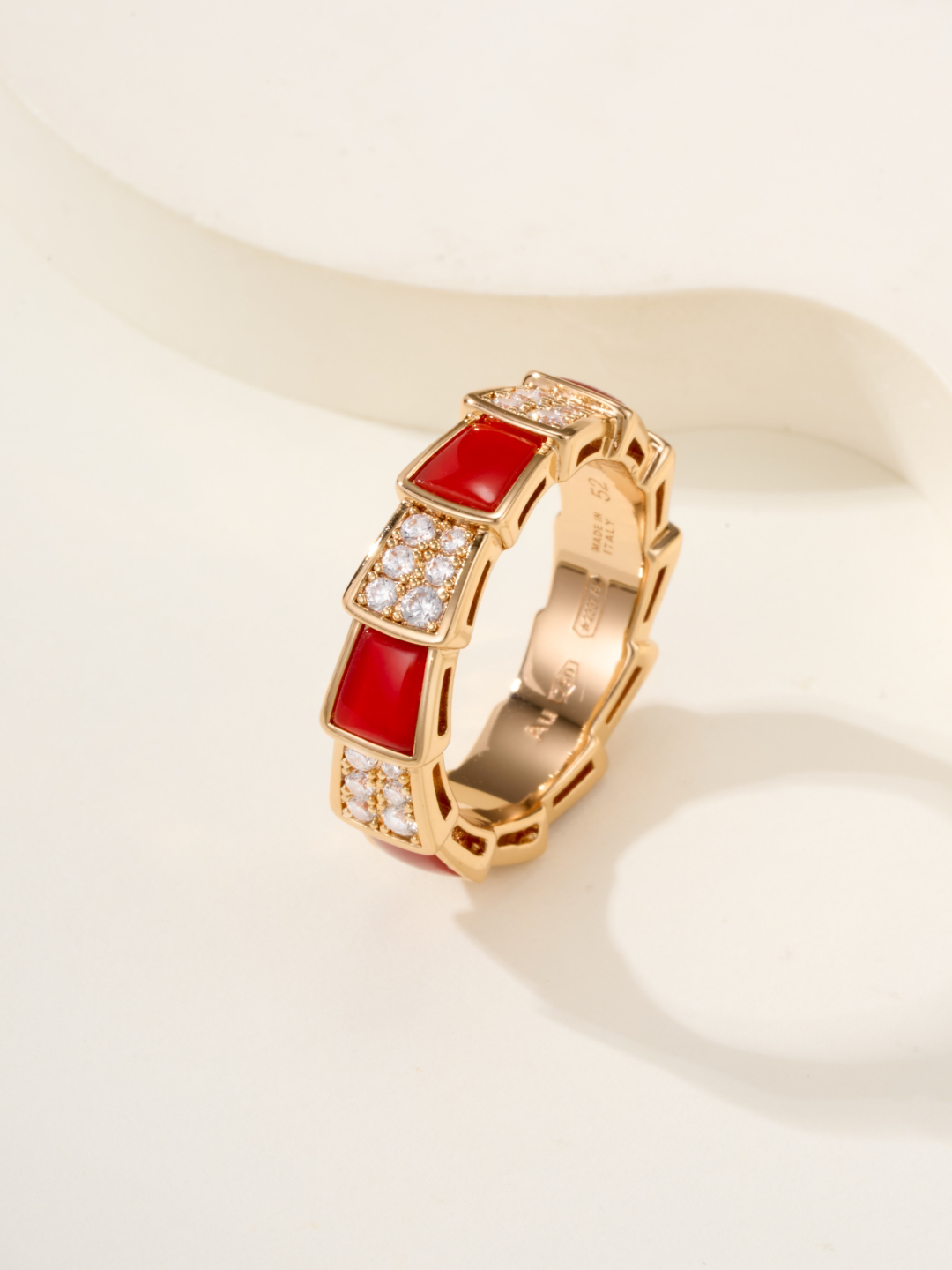 ブルガリ「Bvlgari」Gelati エレガントなリングコレクション