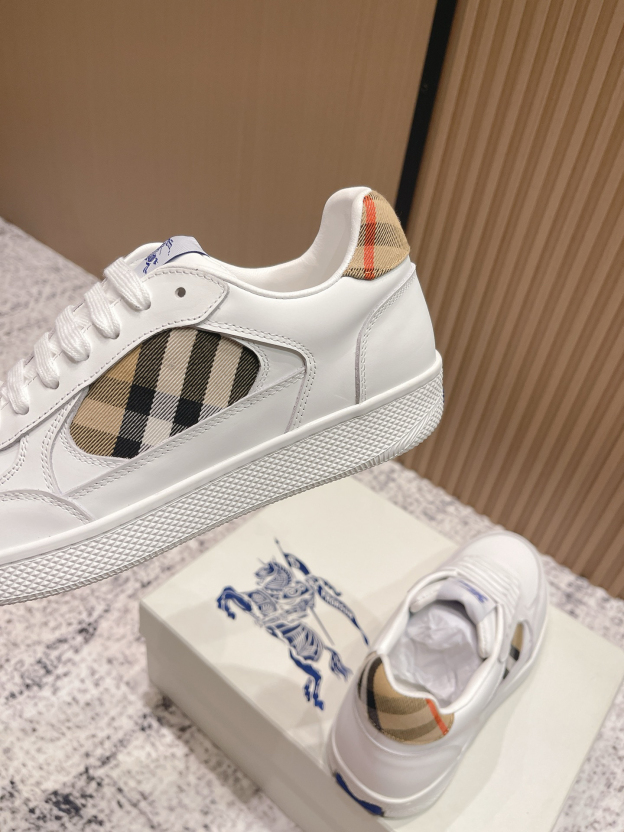 バーバリー「Burberry」バーバリー ボックス スニーカー / プレミアムレザースニーカー