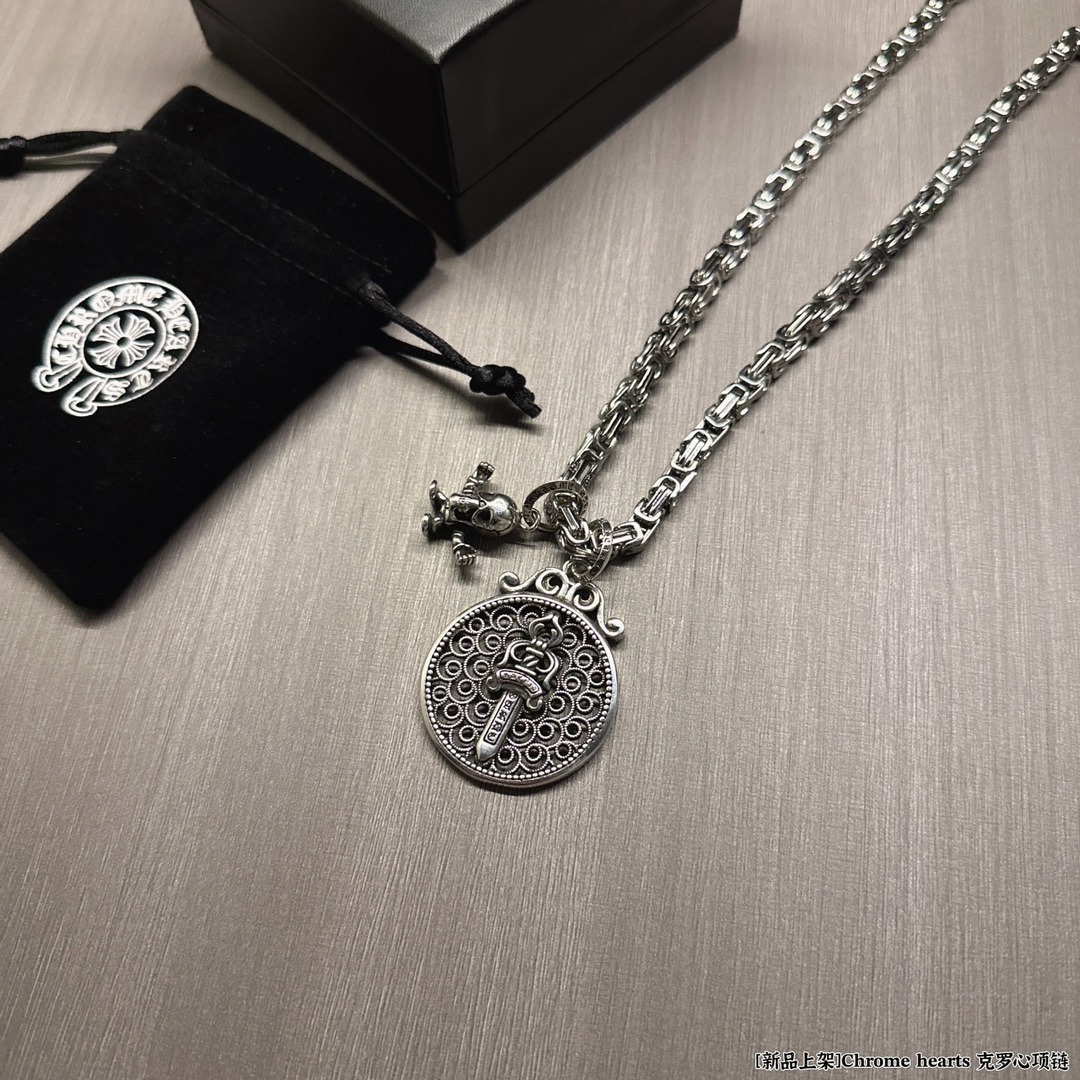 クロムハーツ「Chrome Hearts」 ミリタリークロスフラワーネックレス