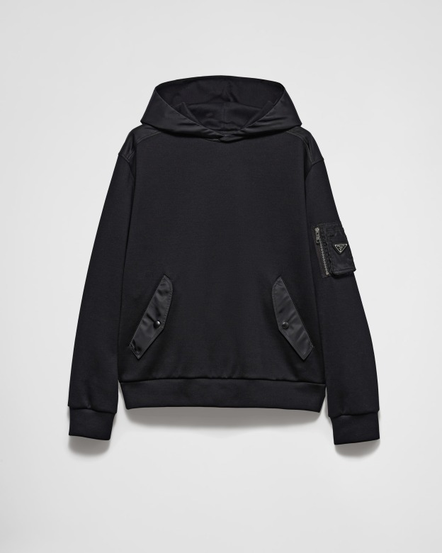 プラダ「Prada」コットンフリース×Re-Nylon トップス＆ボトムス