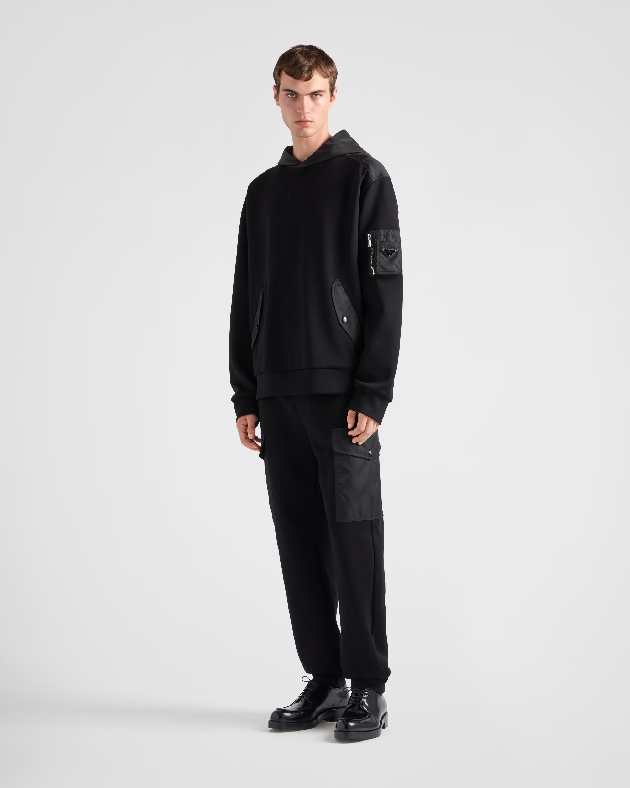 プラダ「Prada」コットンフリース×Re-Nylon トップス＆ボトムス