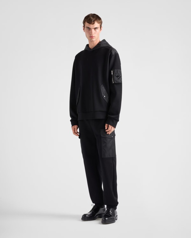 プラダ「Prada」コットンフリース×Re-Nylon トップス＆ボトムス
