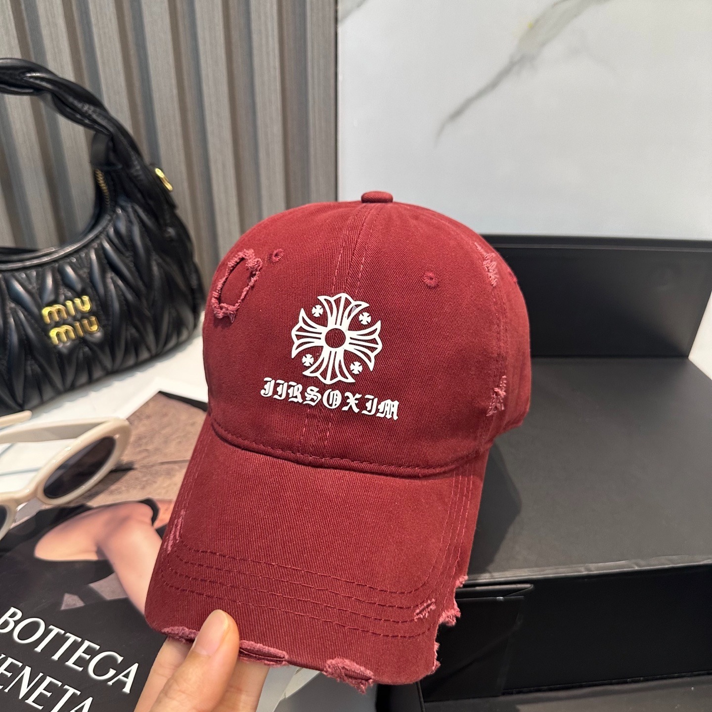 クロムハーツ「Chrome Hearts」クロスエンブレム スナップバック キャップ