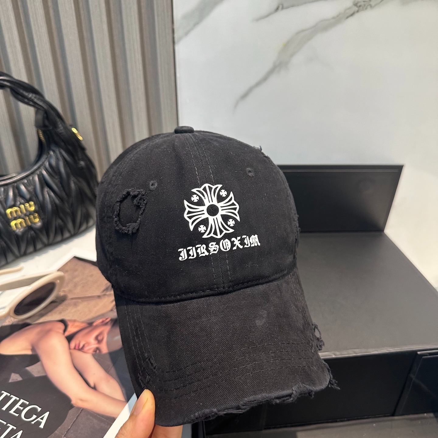 クロムハーツ「Chrome Hearts」クロスエンブレム スナップバック キャップ