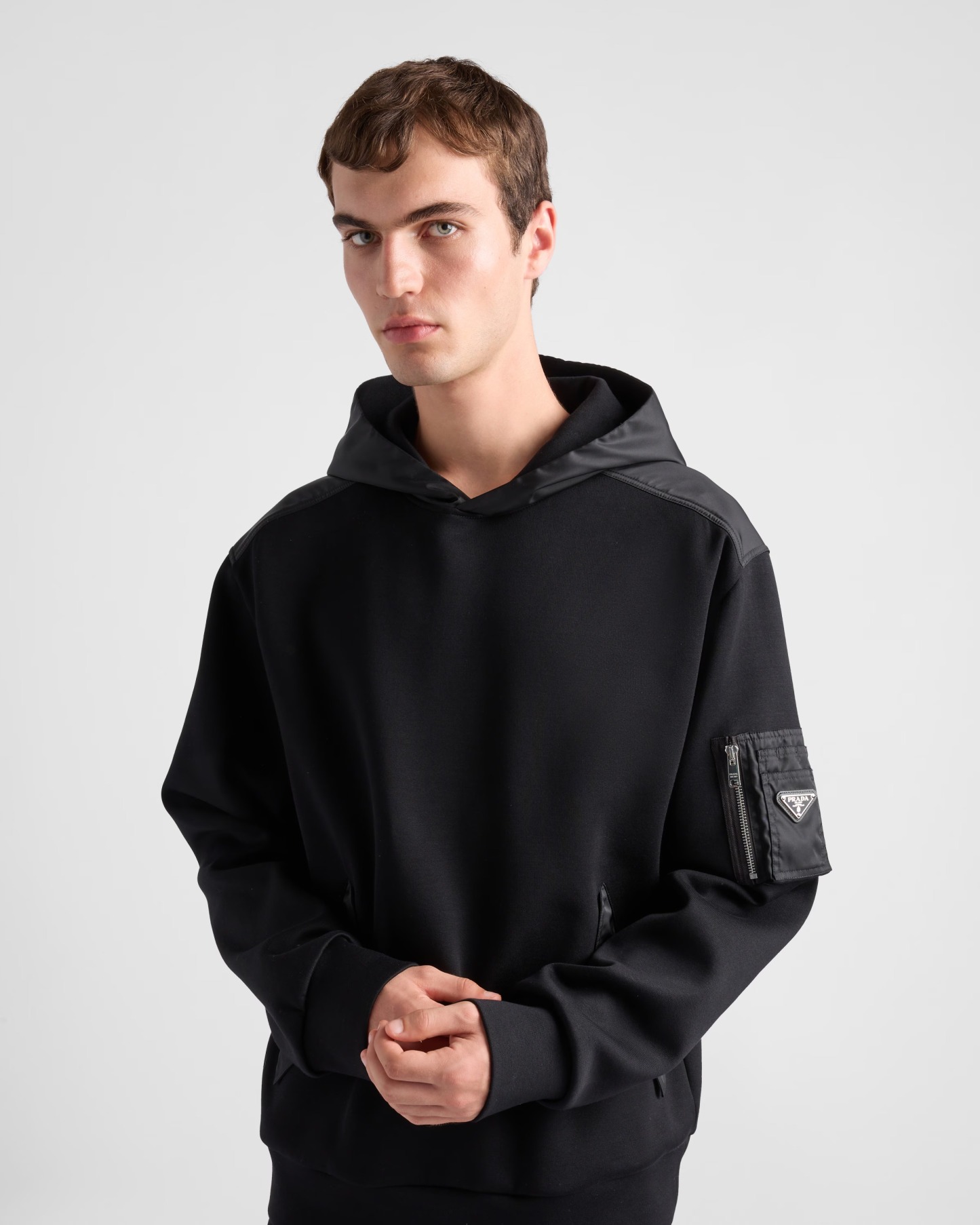 プラダ「Prada」コットンフリース×Re-Nylon トップス＆ボトムス