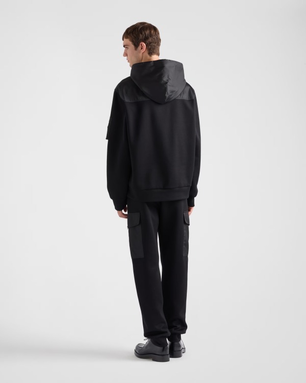 プラダ「Prada」コットンフリース×Re-Nylon トップス＆ボトムス
