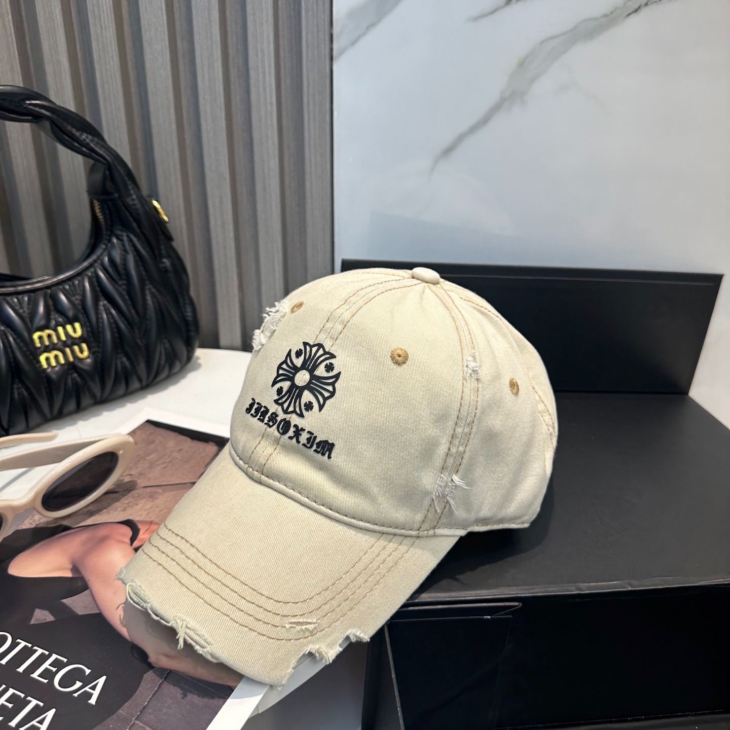 クロムハーツ「Chrome Hearts」クロスエンブレム スナップバック キャップ