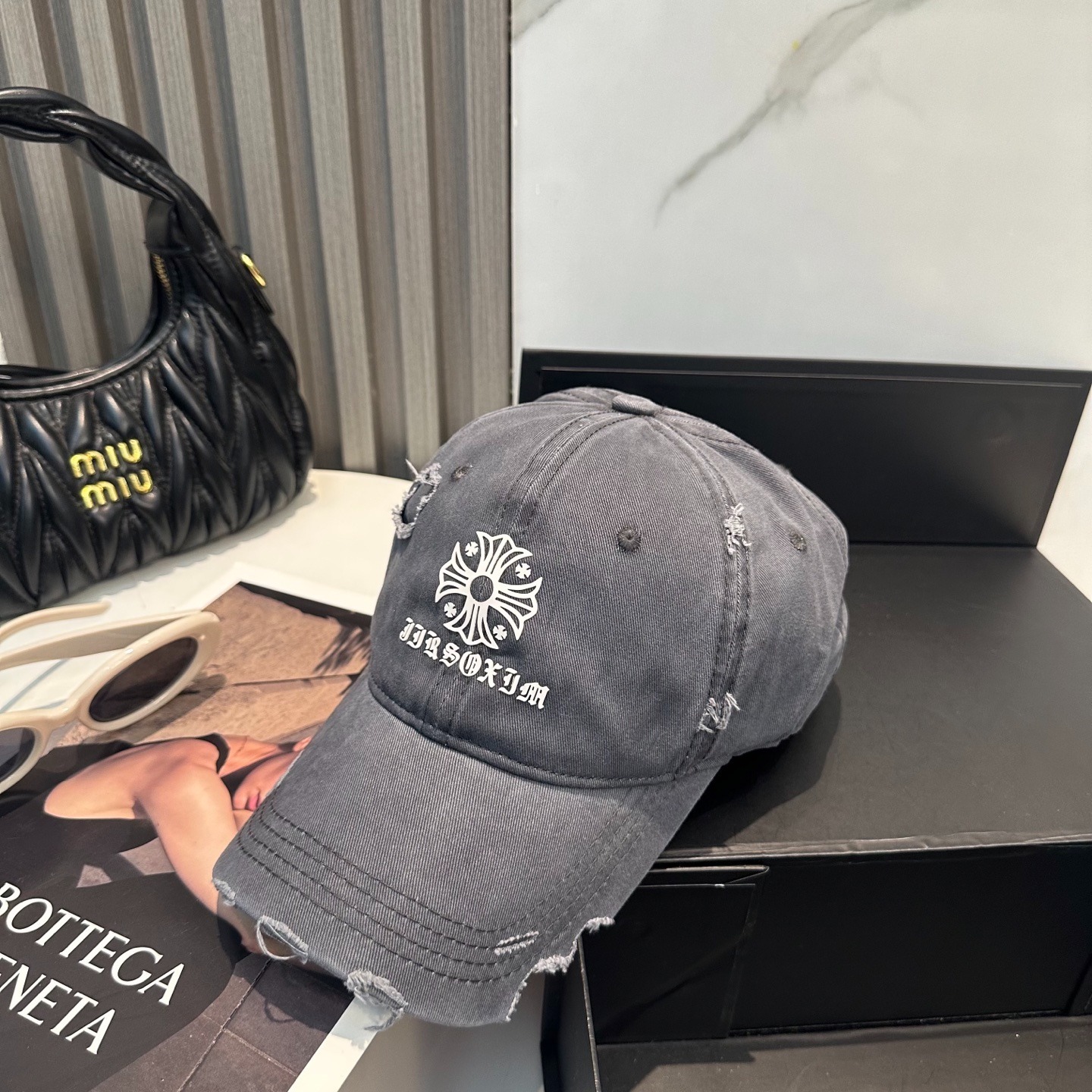 クロムハーツ「Chrome Hearts」クロスエンブレム スナップバック キャップ