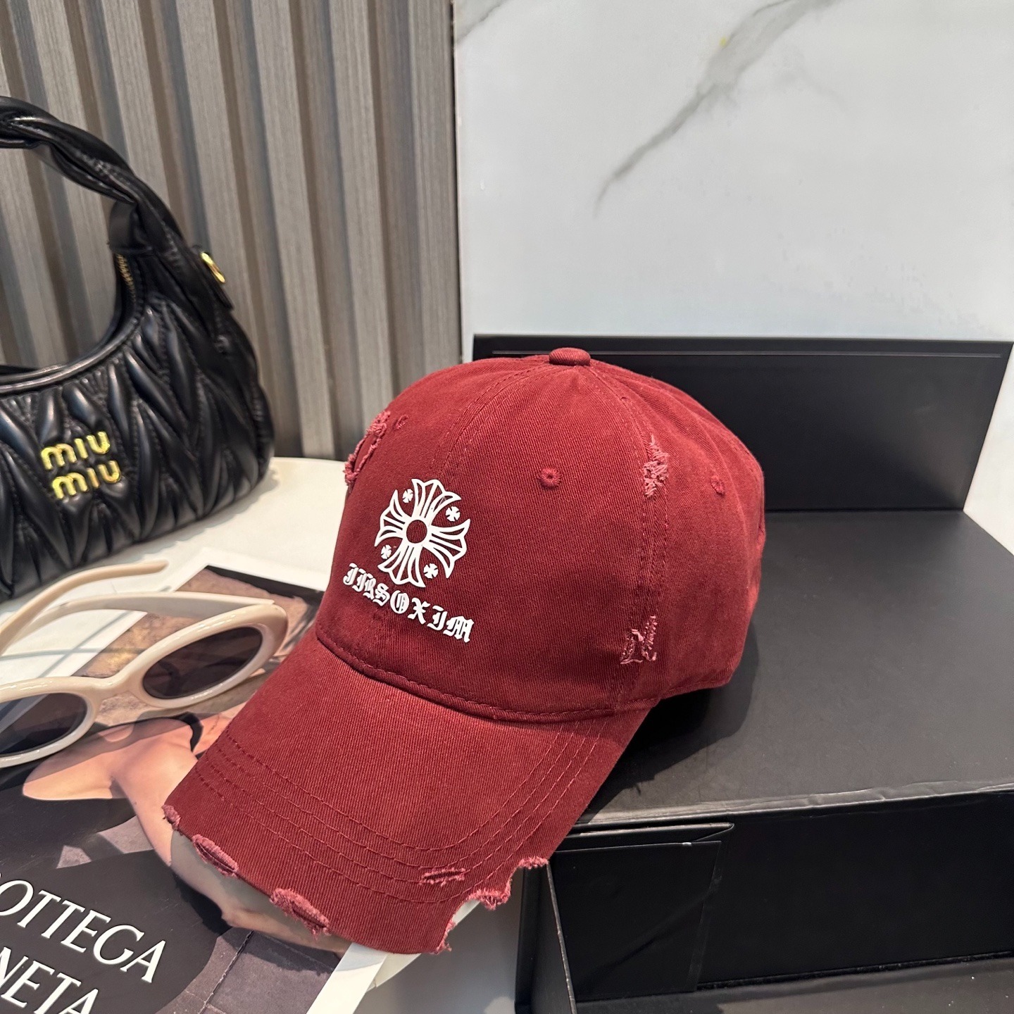 クロムハーツ「Chrome Hearts」クロスエンブレム スナップバック キャップ
