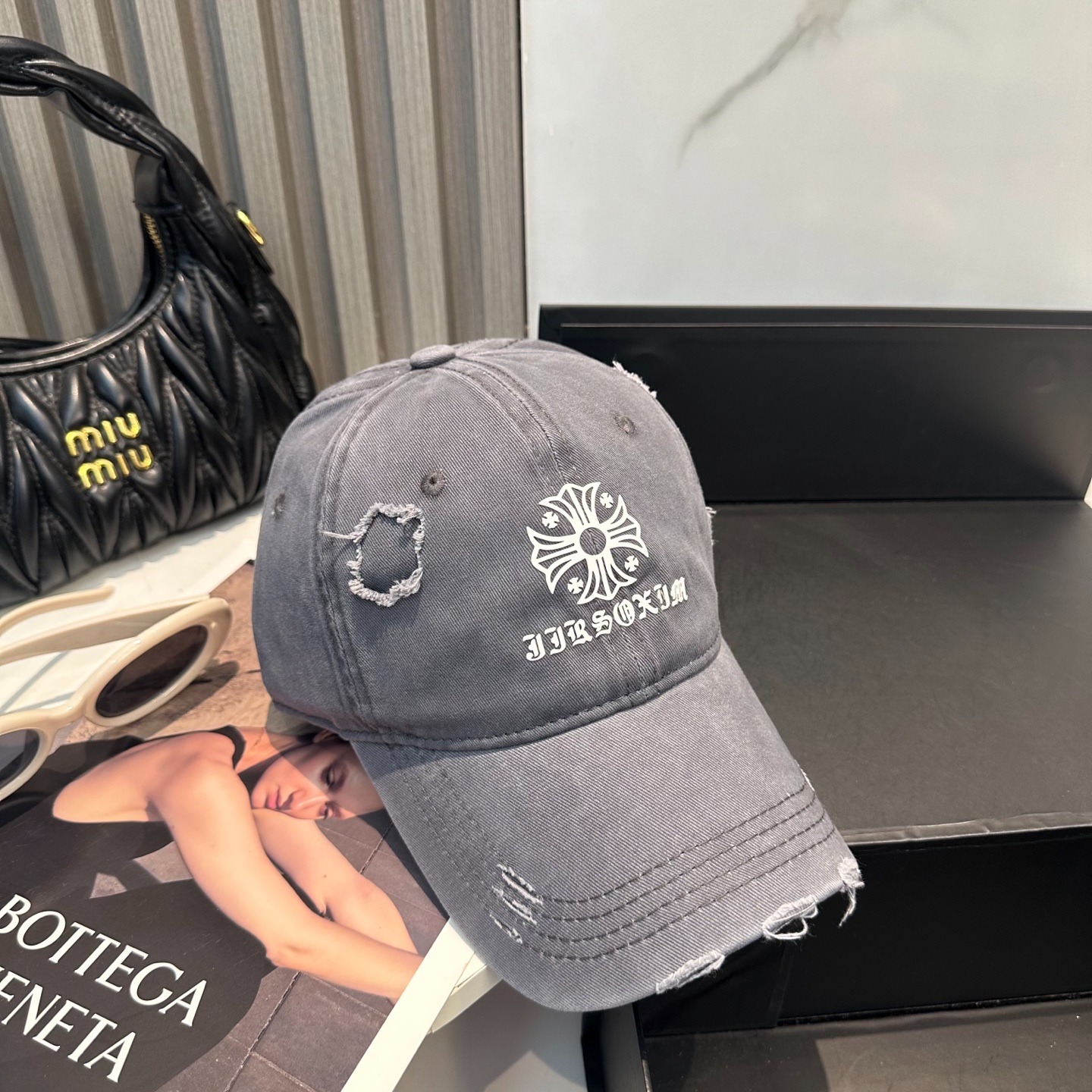クロムハーツ「Chrome Hearts」クロスエンブレム スナップバック キャップ
