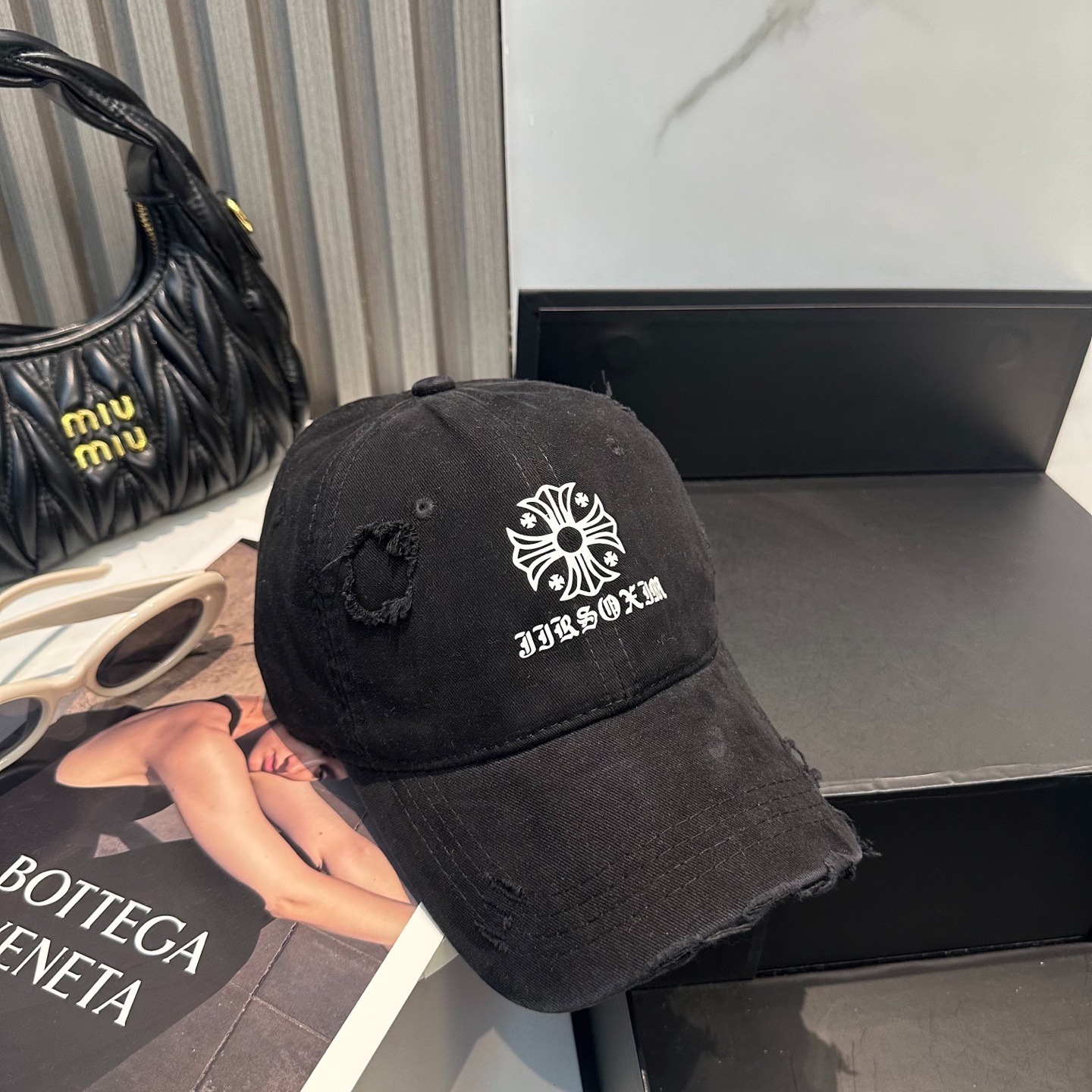 クロムハーツ「Chrome Hearts」クロスエンブレム スナップバック キャップ