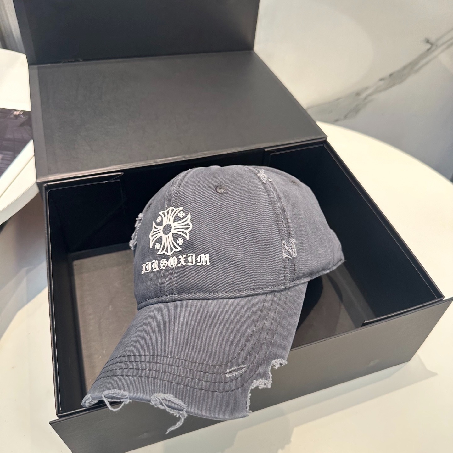 クロムハーツ「Chrome Hearts」クロスエンブレム スナップバック キャップ