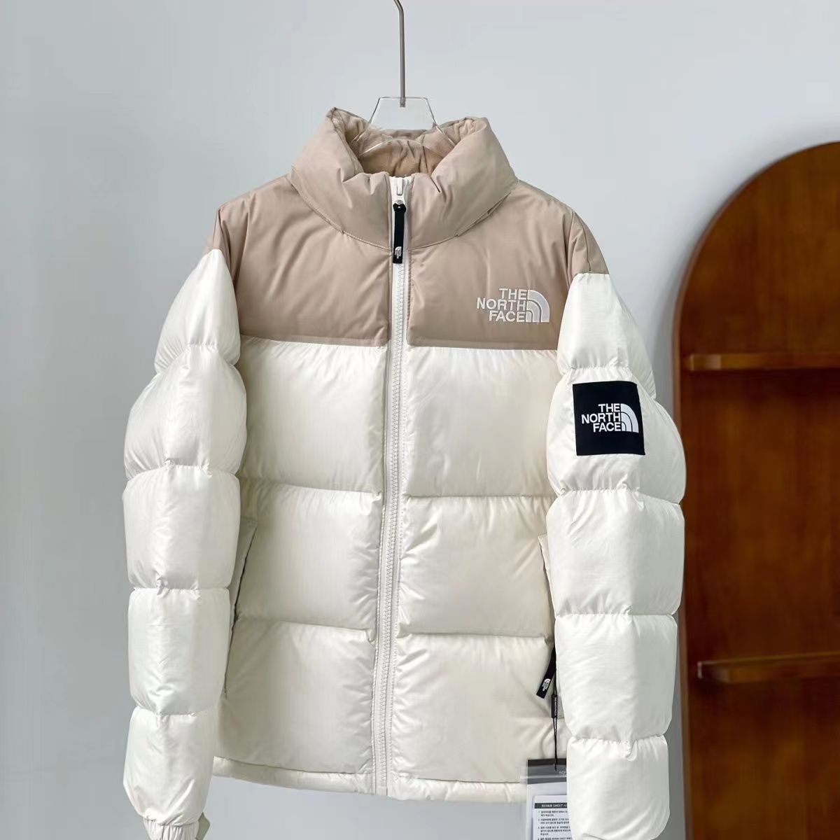 2024 冬新色[ザノースフェイス] 1996 ECO NUPTSE JACKET カップルダックダウンジャケット