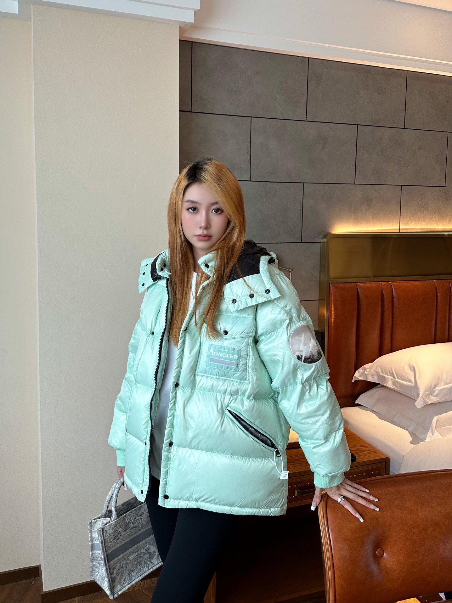 【MONCLER】（モンクレール） ダウンジャケット