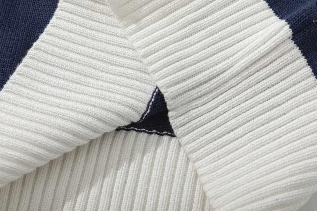 AMI PARIS（アミ パリス） オーバーサイズニットベスト 男女兼用