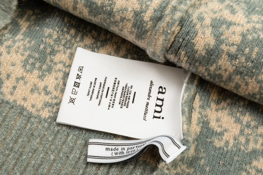 AMI PARIS（アミ パリス） プルオーバー セーター 男女兼用ロゴニット