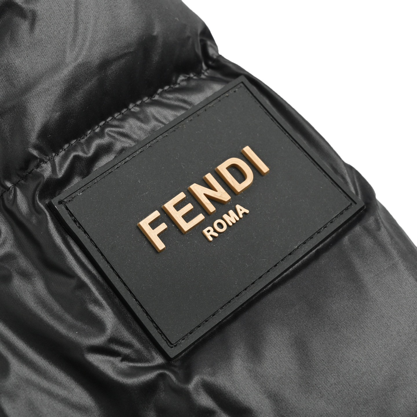 FENDI フェンディ 25FW 袖標拼接 フード付きダウンジャケット ブラック