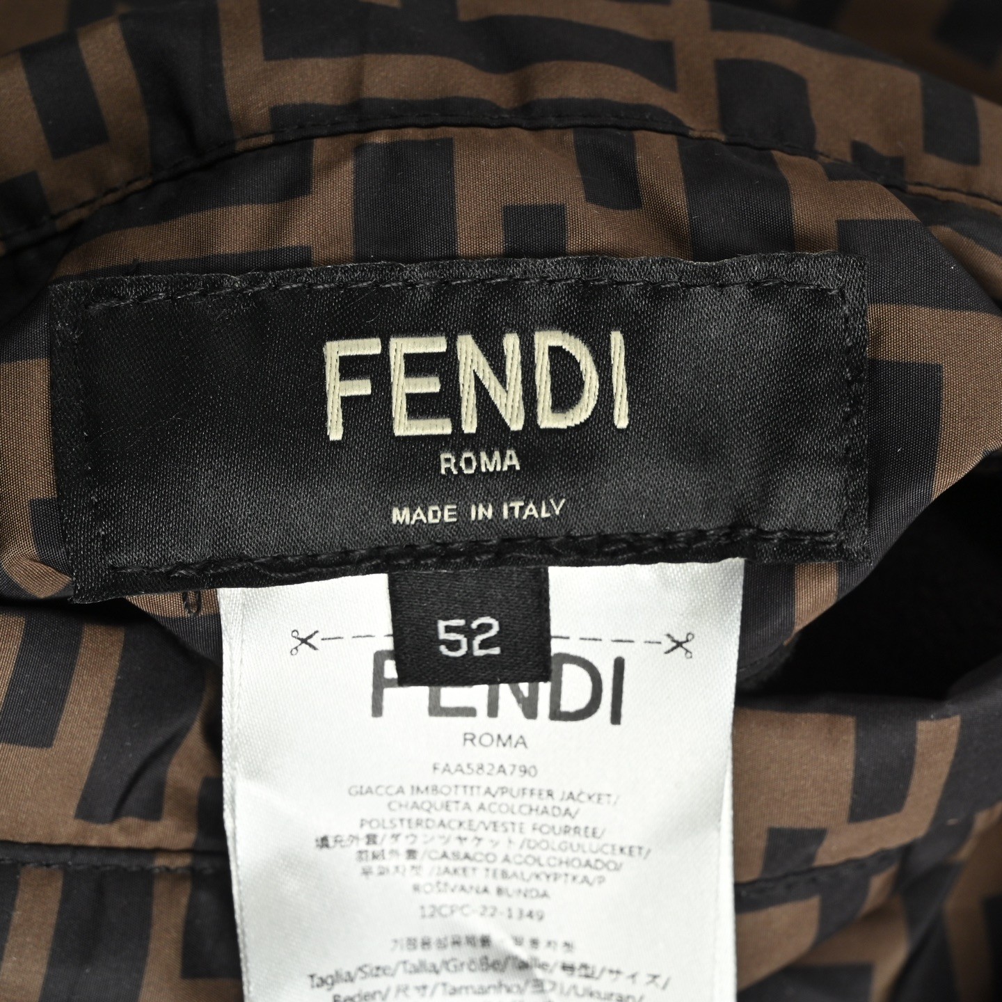 Fendi フェンディ FFレトロ柄両面着用フーデッドダウンジャケット