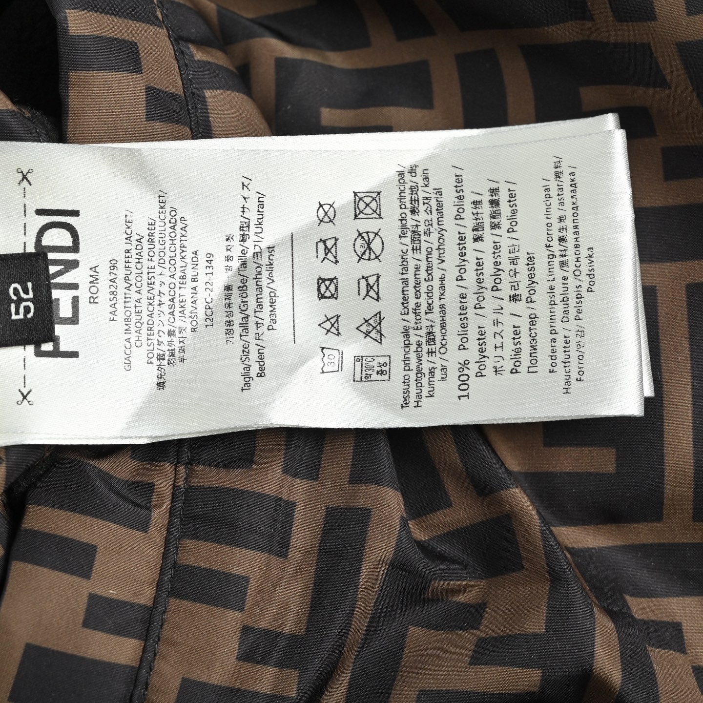 Fendi フェンディ FFレトロ柄両面着用フーデッドダウンジャケット