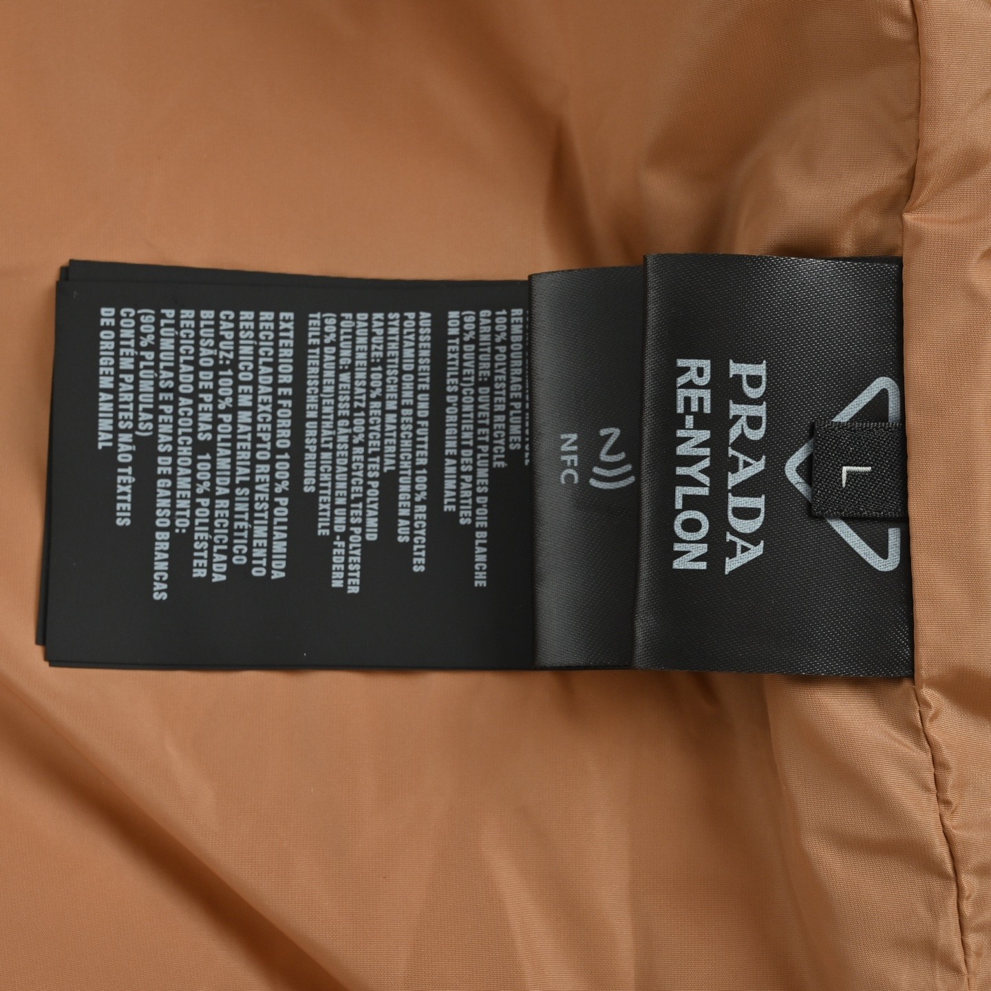 PRADA プラダ ブラック 再生ナイロン 撞色リブコollar ダウンジャケット