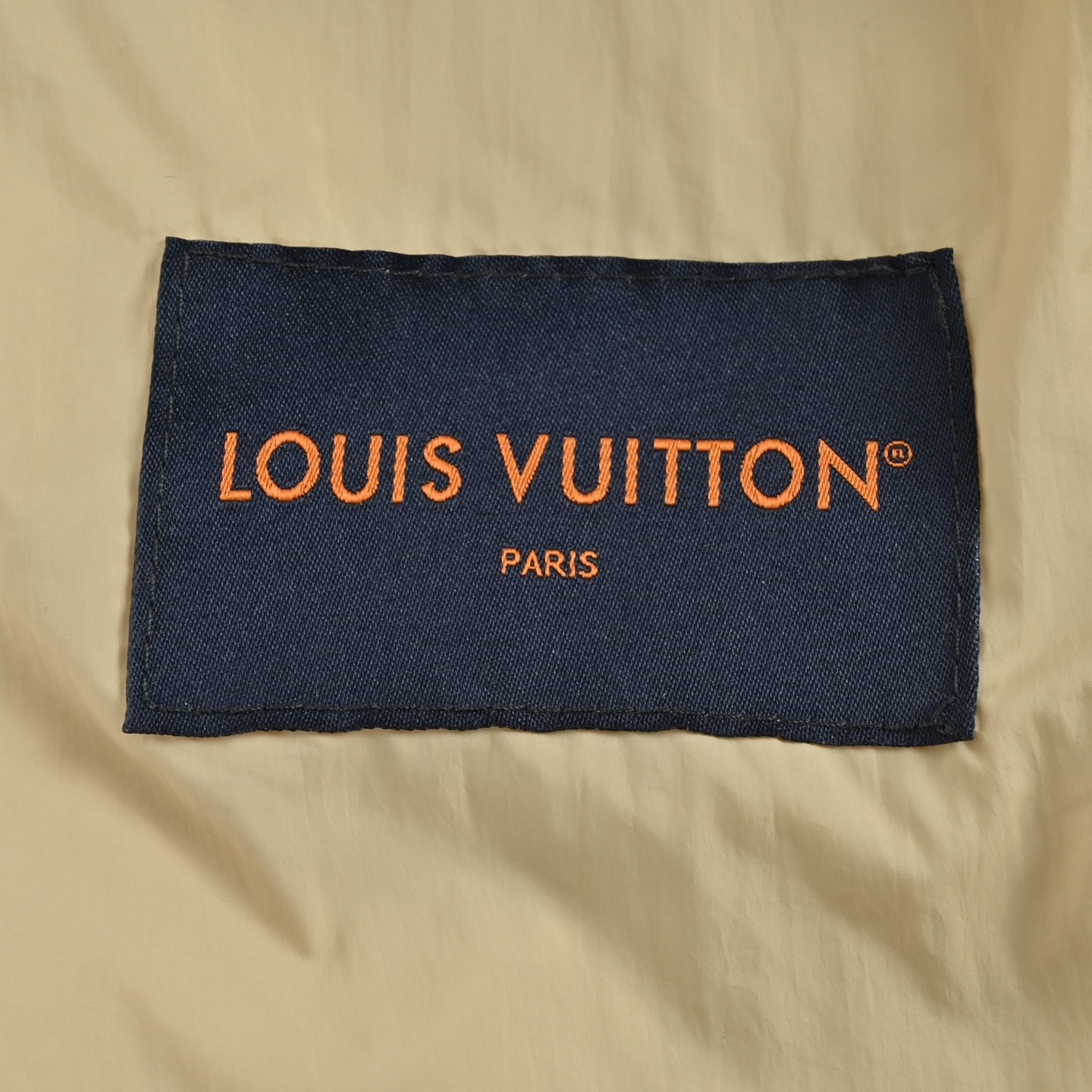 Louis Vuitton ルイ・ヴィトン 老花刺繍フード付き棉服外套 116370003