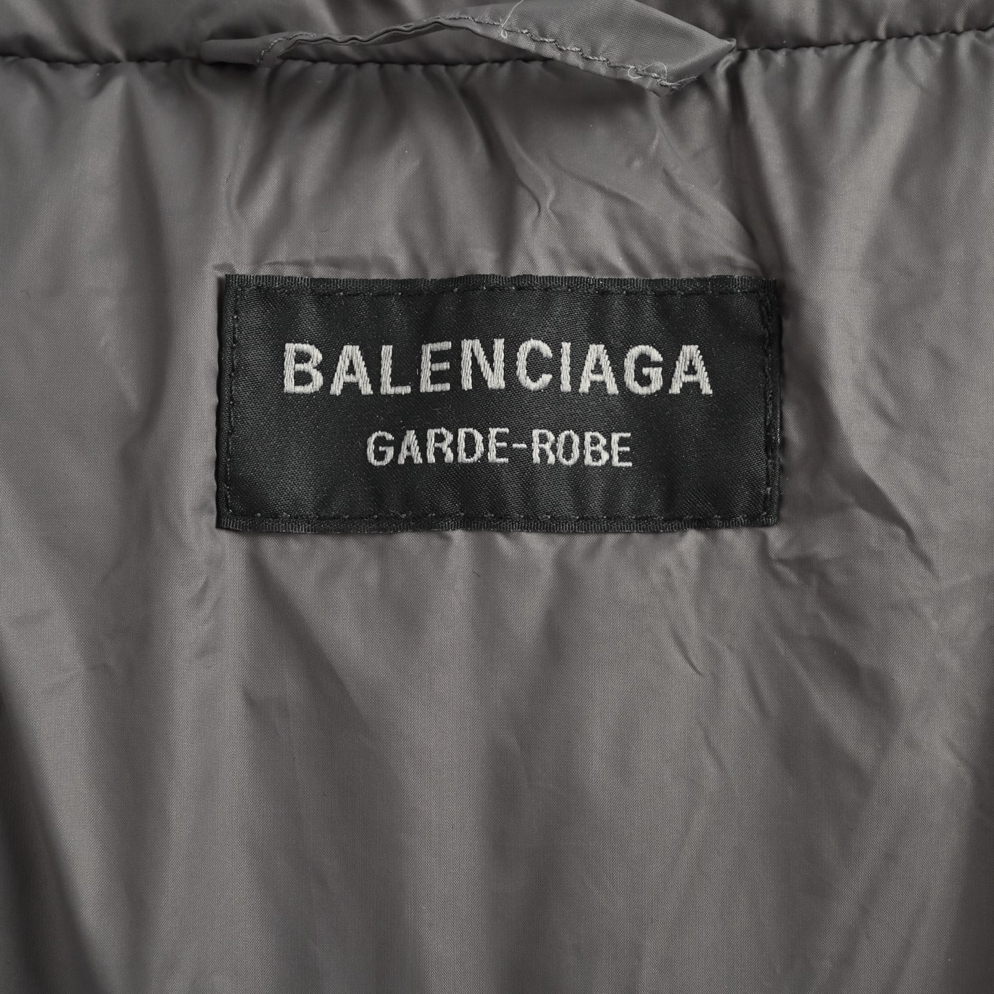 Balenciaga バレンシアガ リングロゴ ハイネック ダウンジャケット ダークグレー ブラック