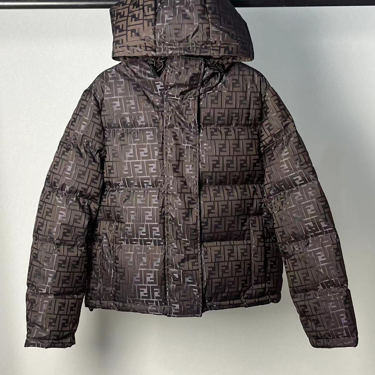 FENDI フェンディ 2024最新男女兼用ダウンジャケット