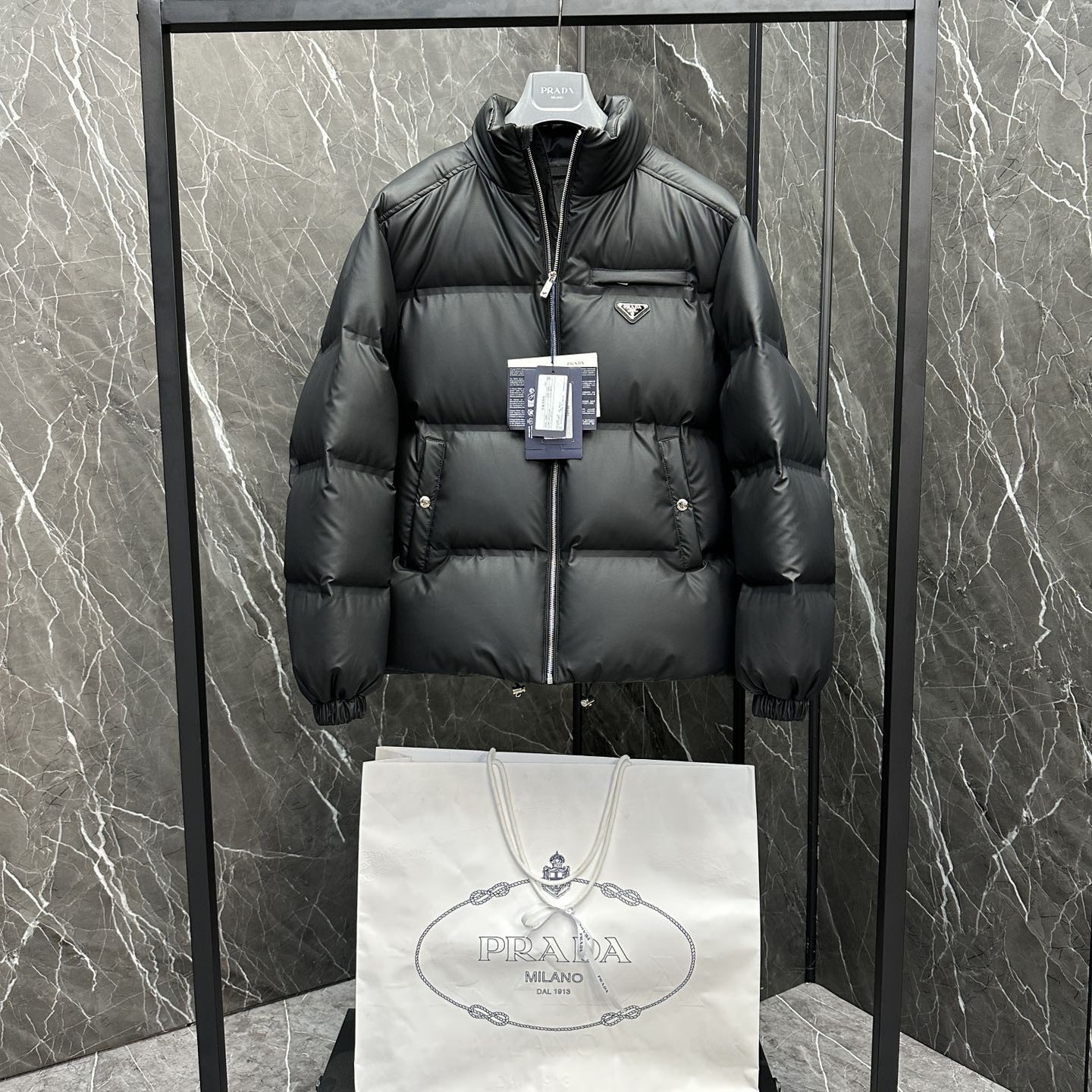 PRADA プラダ ダウンジャケット ブラック/ハイグレー