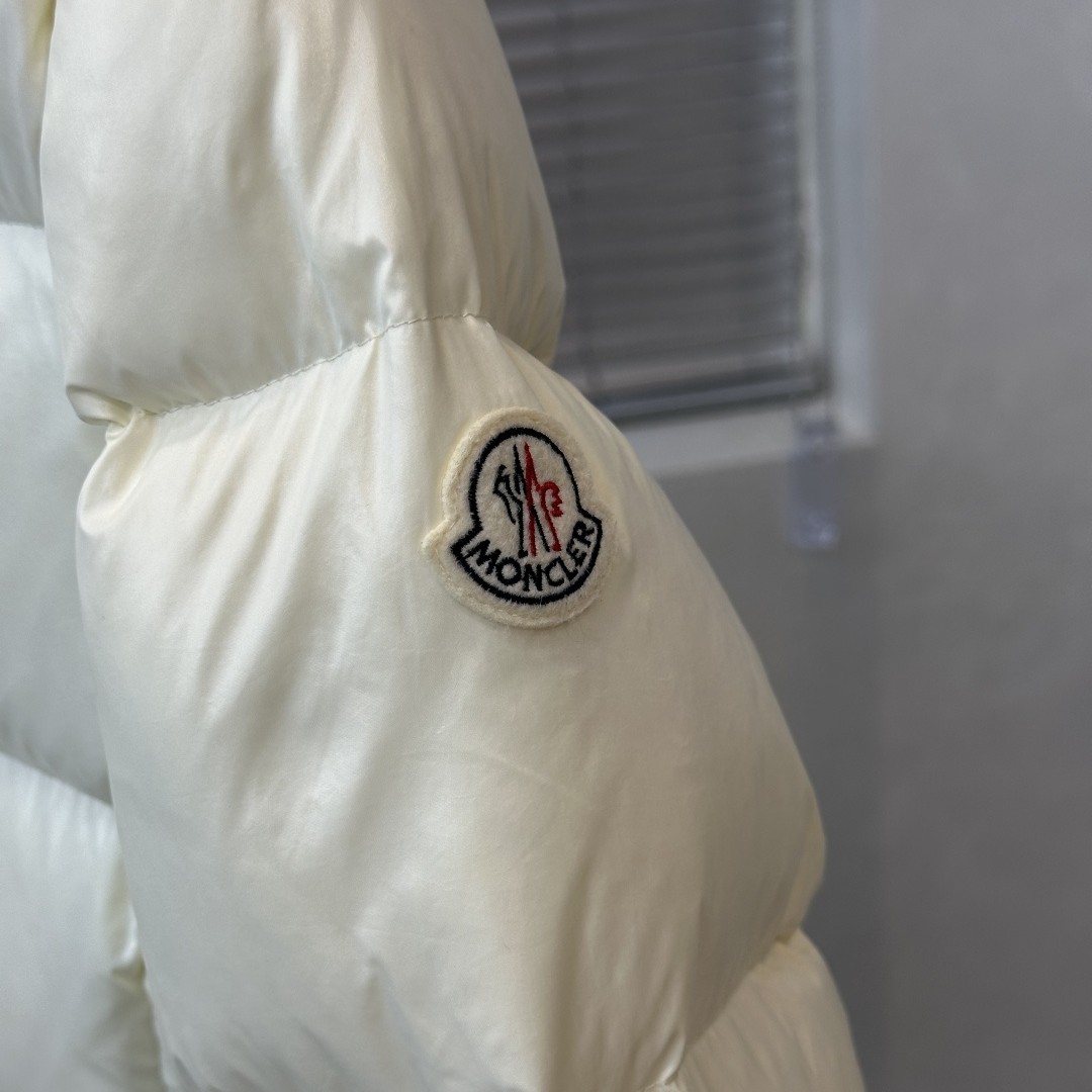 MONCLER モンクレール Glareins 編み飾りウエストライン フード付きショートダウンジャケット ホワイト レディース