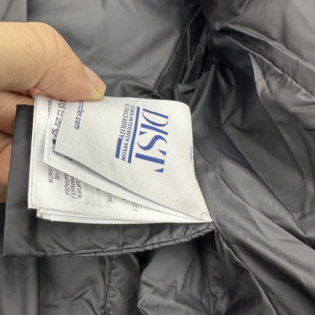 Moncler モンクレール Glareins 編み込み飾り フード付きショートダウンジャケット レディース ブラック