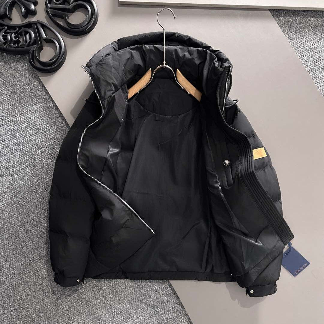 LOUIS VUITTON ルイ・ヴィトン FW2025秋冬新款 モノグラムエンボス フード付きダウンジャケット