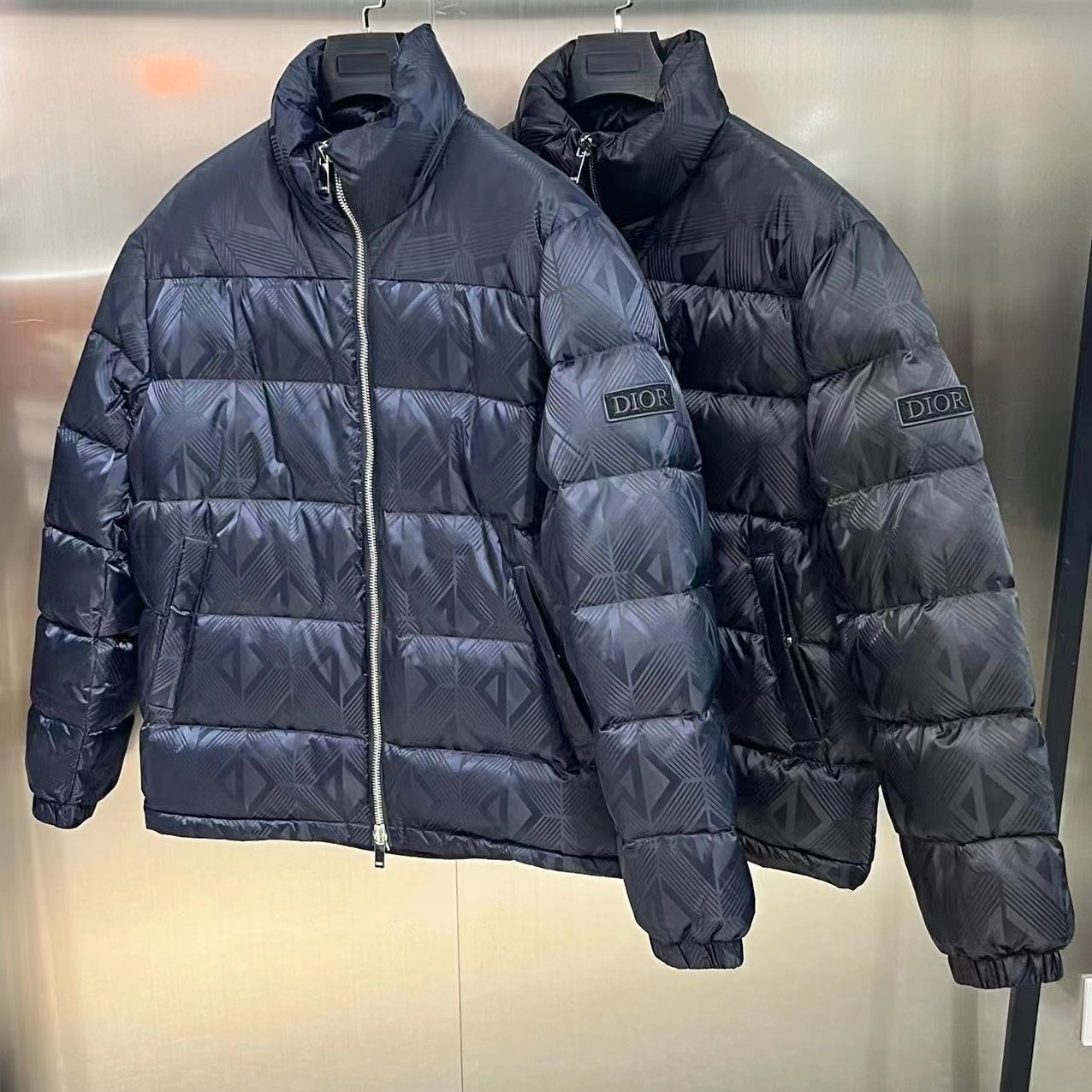 DIOR ディオール メンズダウンジャケットDiOR ブラック/ネイビー