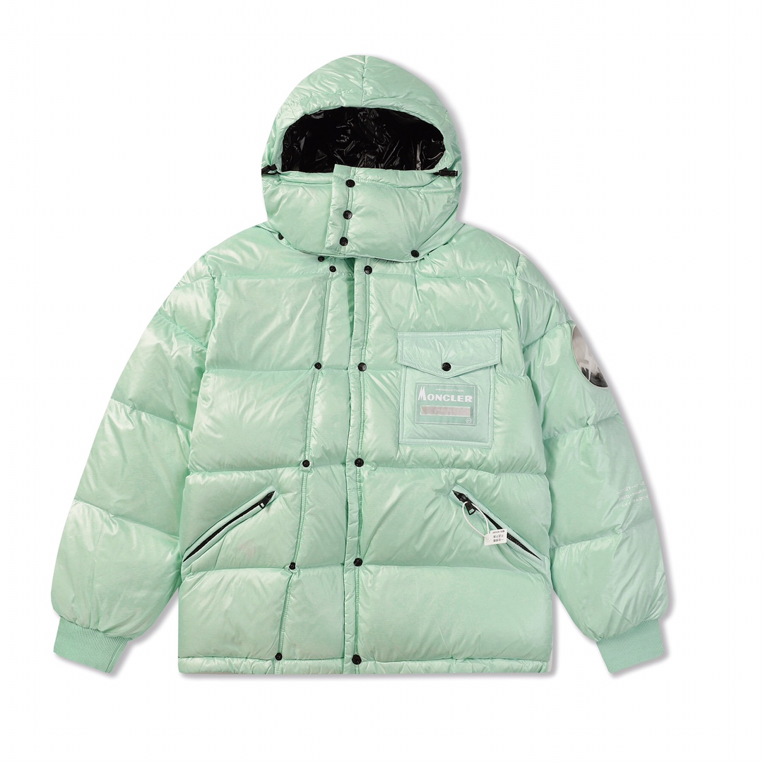 【MONCLER】（モンクレール） ダウンジャケット
