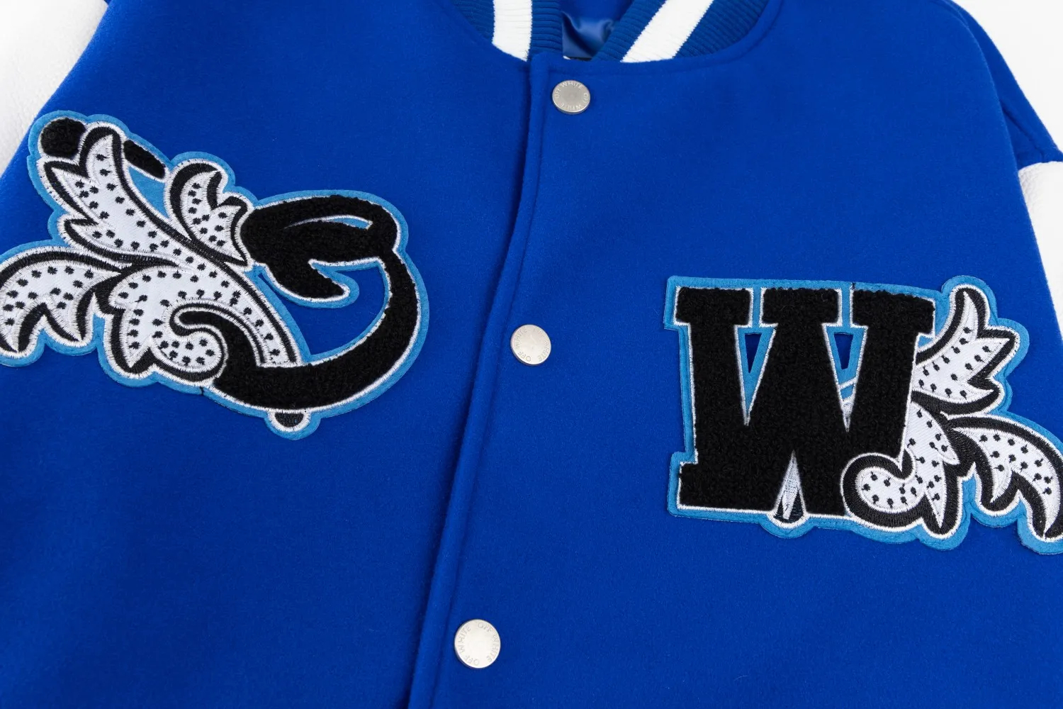 【OFF-WHITE 公式旗艦店】2025SSジャケット、ご好評に付き再入荷！