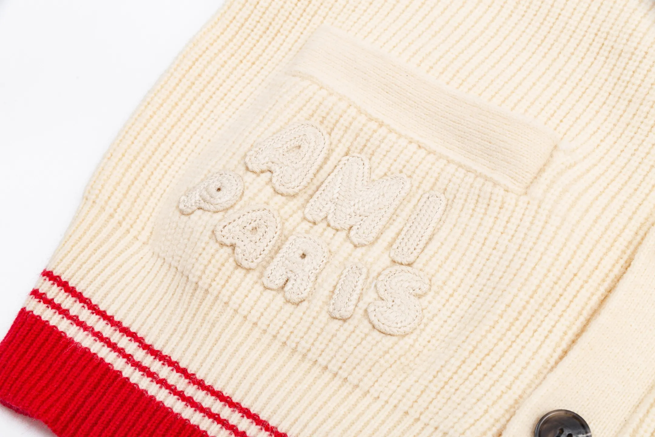 AMI PARIS（アミ パリス） オーバーサイズ ウール カーディガン 男女兼用ロゴニット