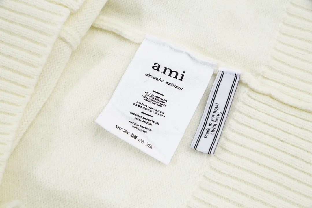 AMI PARIS（アミ パリス） オーバーサイズ ウール カーディガン 男女兼用ロゴニット