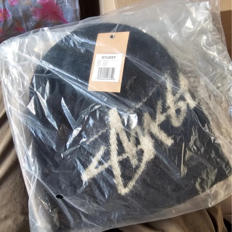 [STUSSY] 男女兼用 BRUSHED OUT STOCK SKULLCAP BEANIE