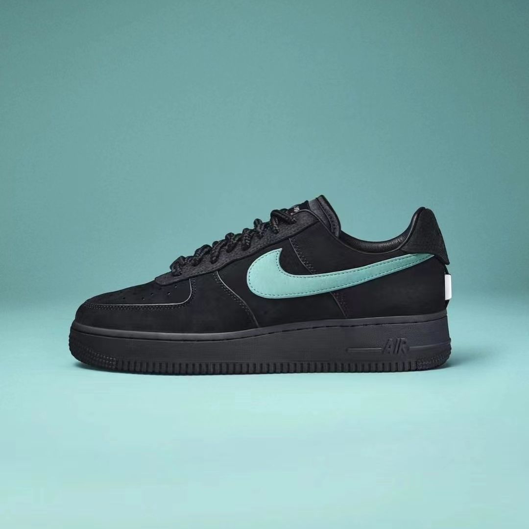 ★NIKE x TIFFANY★送関込★世界中を震撼させた話題のコラボ★ティファニー x ナイキエア フォース 1の限定