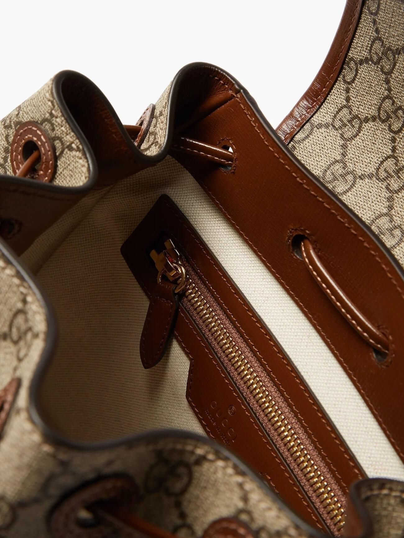 【GUCCI】インターロッキングG付き バックパック