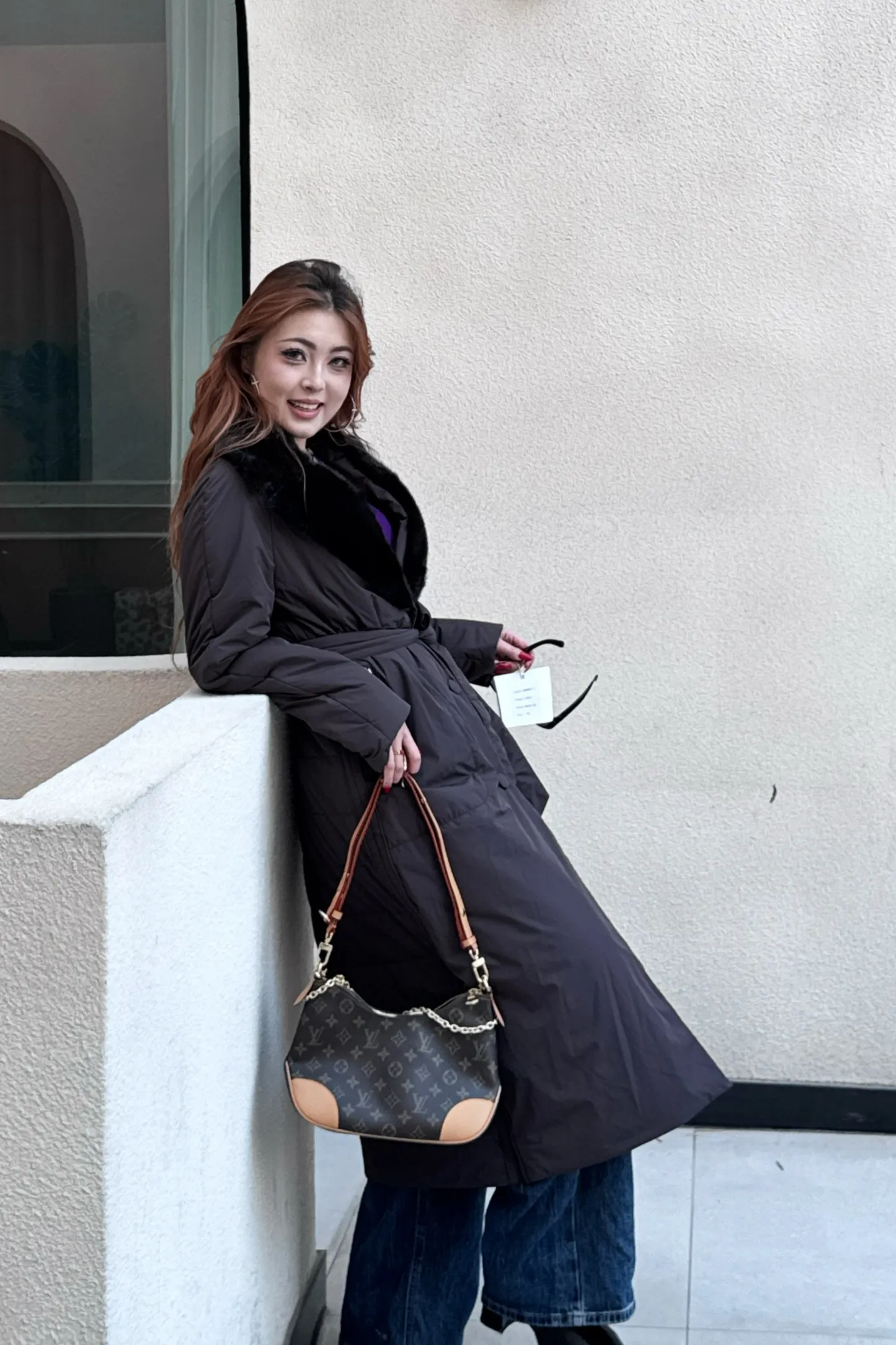 Пальто из натурального меха соболя, шоколадного цвета с поясом-V11