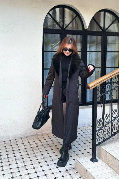 Қара түлкі жағалы ұзын жылы пальто