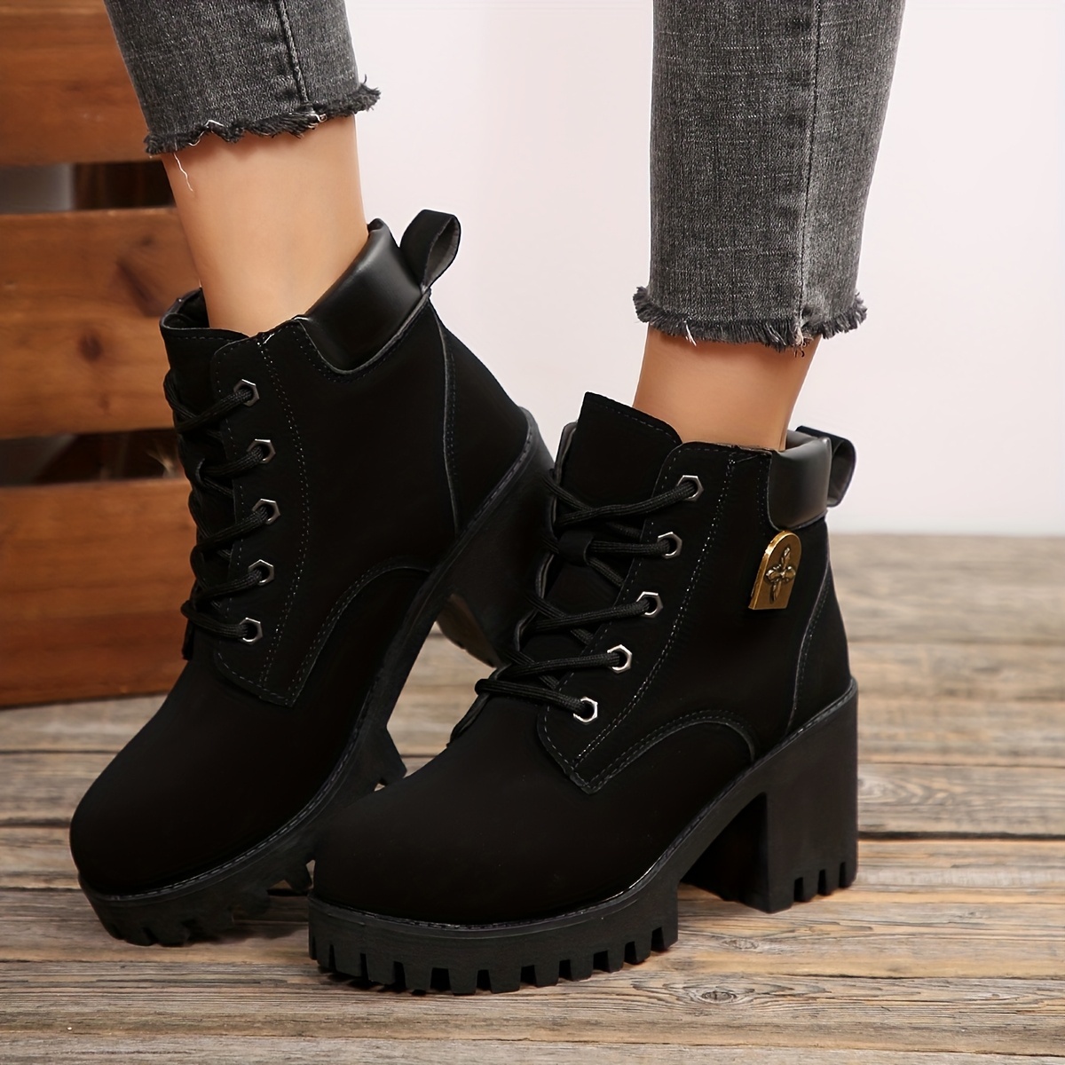 Women's Solid Color Shoelace Fashion Boots