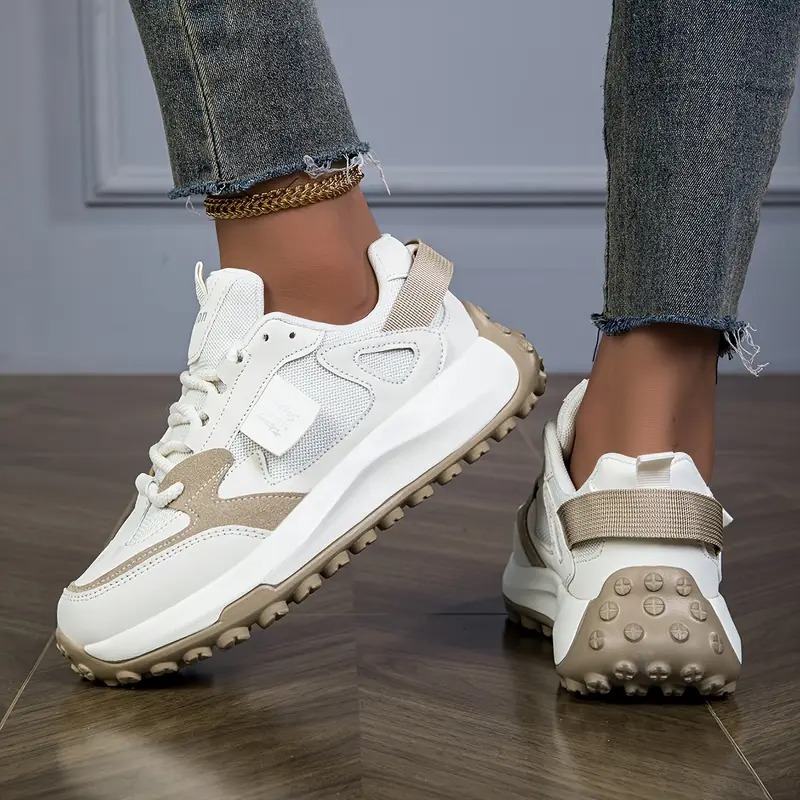 Women's Low Top Lace Up Running Shoes