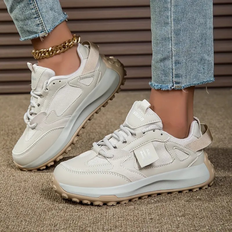 Women's Low Top Lace Up Running Shoes